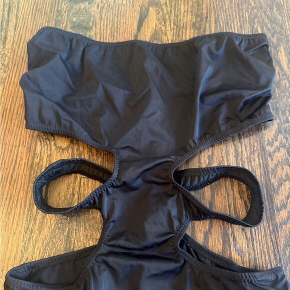 Norma Kamali One Piece Large - Picture 6 of 9